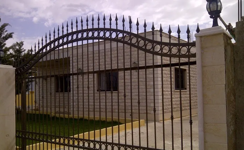 Iron driveway gate Caledon